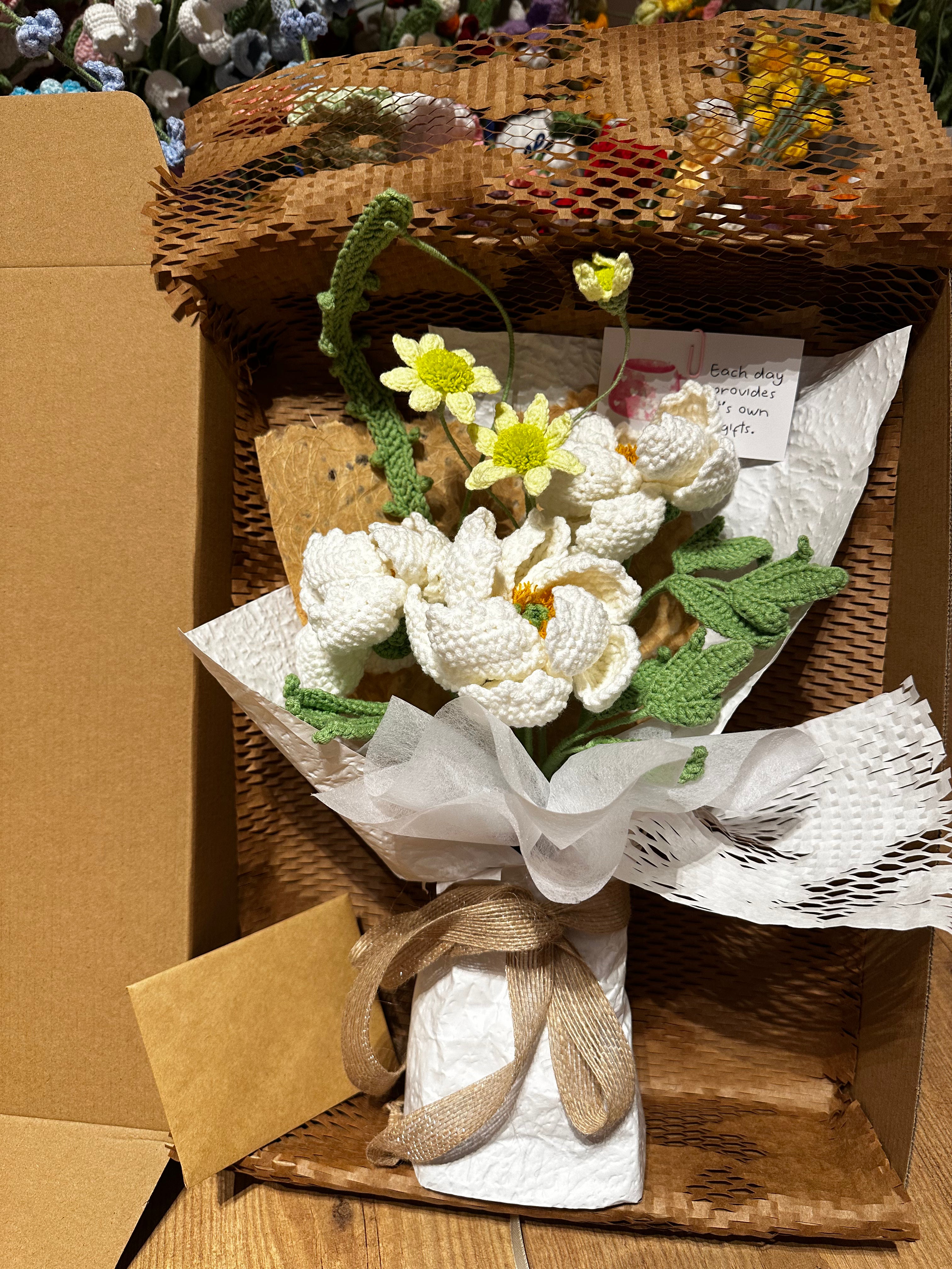Hand Crocheted White Peonies bouquet. Floral Arrangement for Anniversary, Birthday, Mother's Day, Gift for her, Home decor